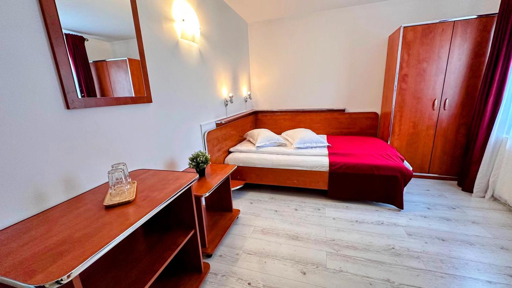 Отель Valea Alba View - Self Check-In Буштени Экстерьер фото