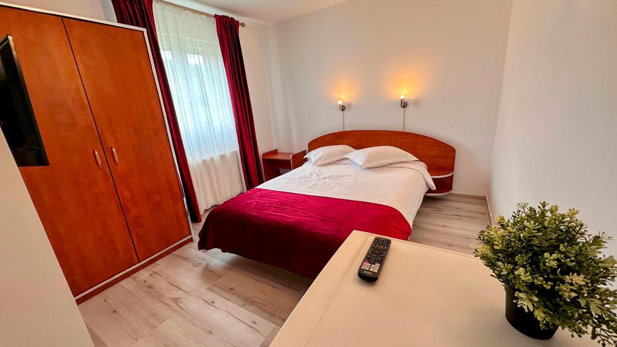 Отель Valea Alba View - Self Check-In Буштени Экстерьер фото