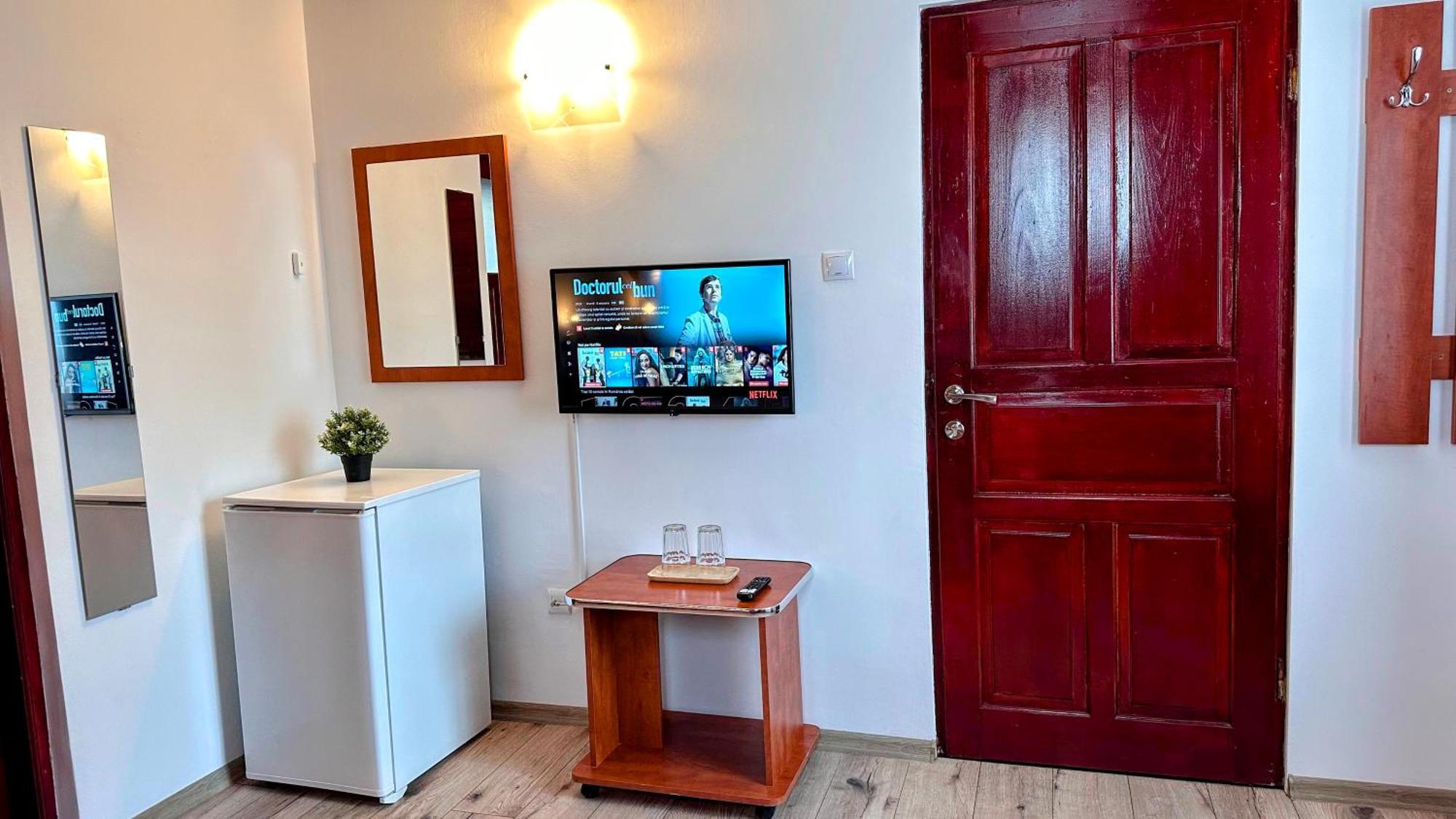 Отель Valea Alba View - Self Check-In Буштени Экстерьер фото