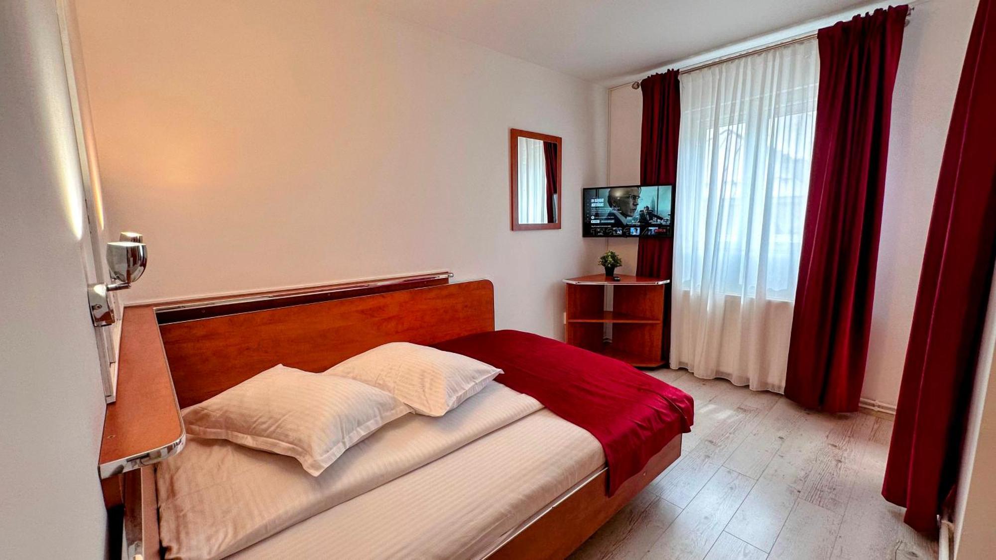 Отель Valea Alba View - Self Check-In Буштени Экстерьер фото