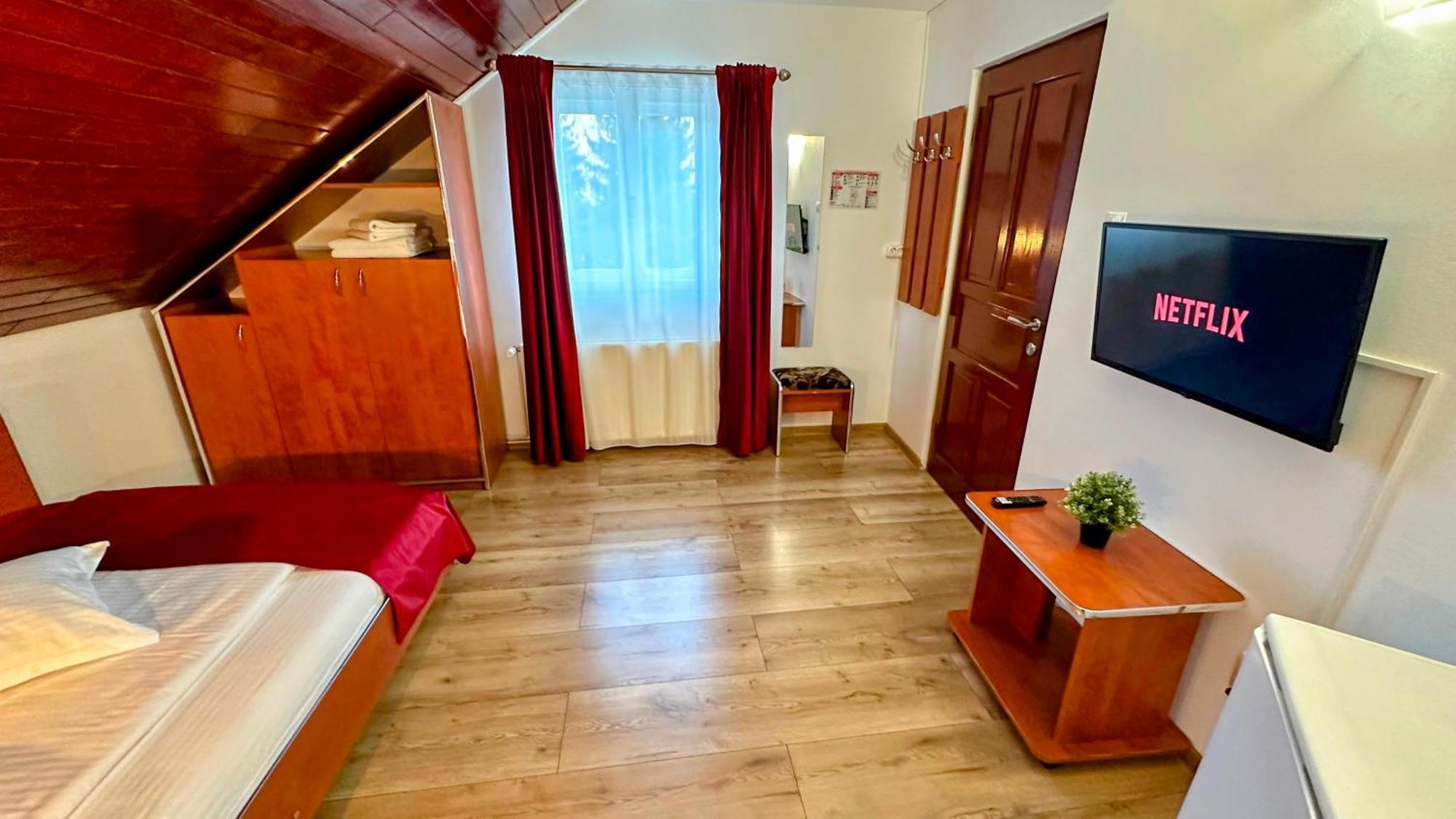 Отель Valea Alba View - Self Check-In Буштени Экстерьер фото