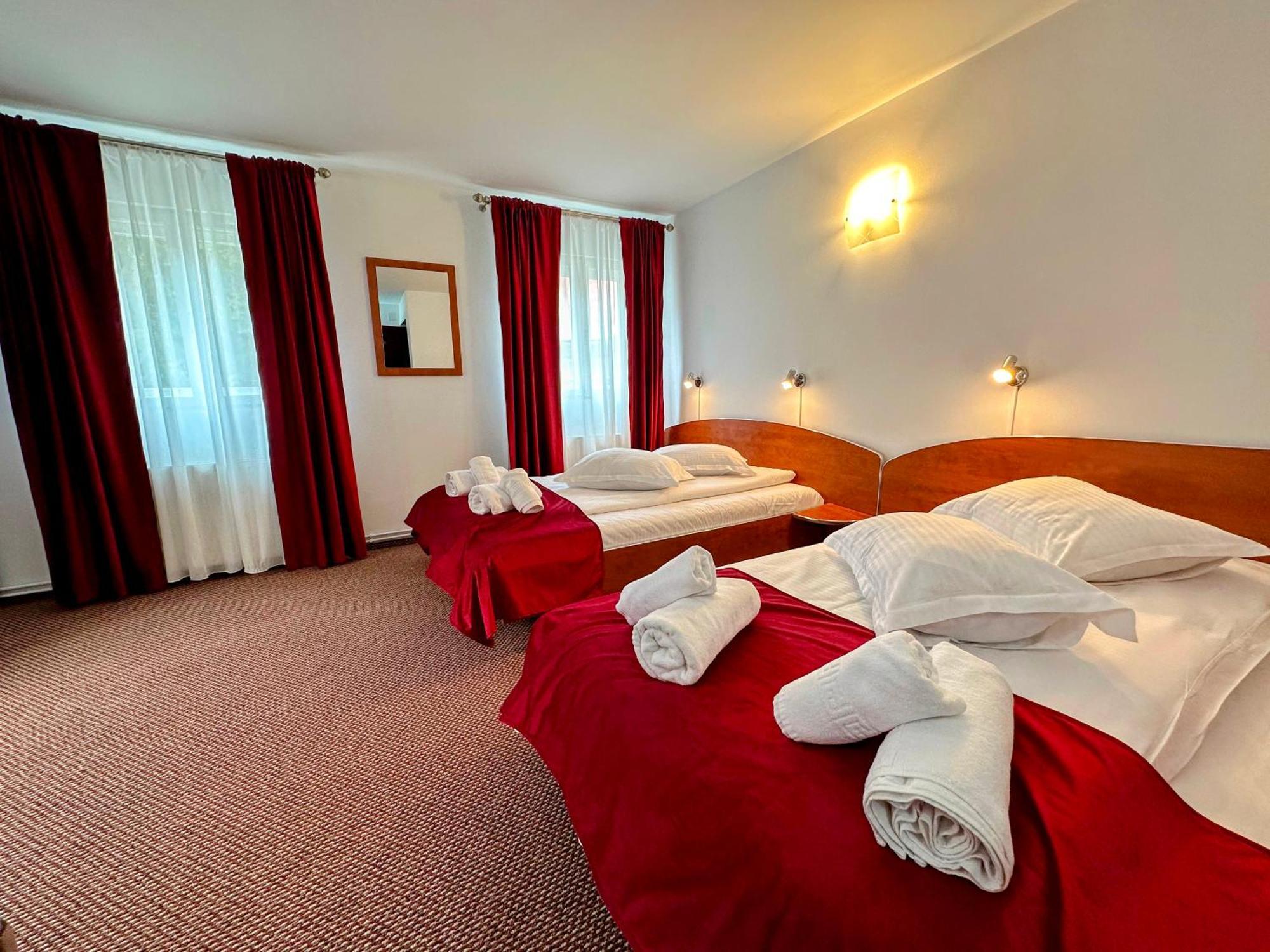Отель Valea Alba View - Self Check-In Буштени Экстерьер фото
