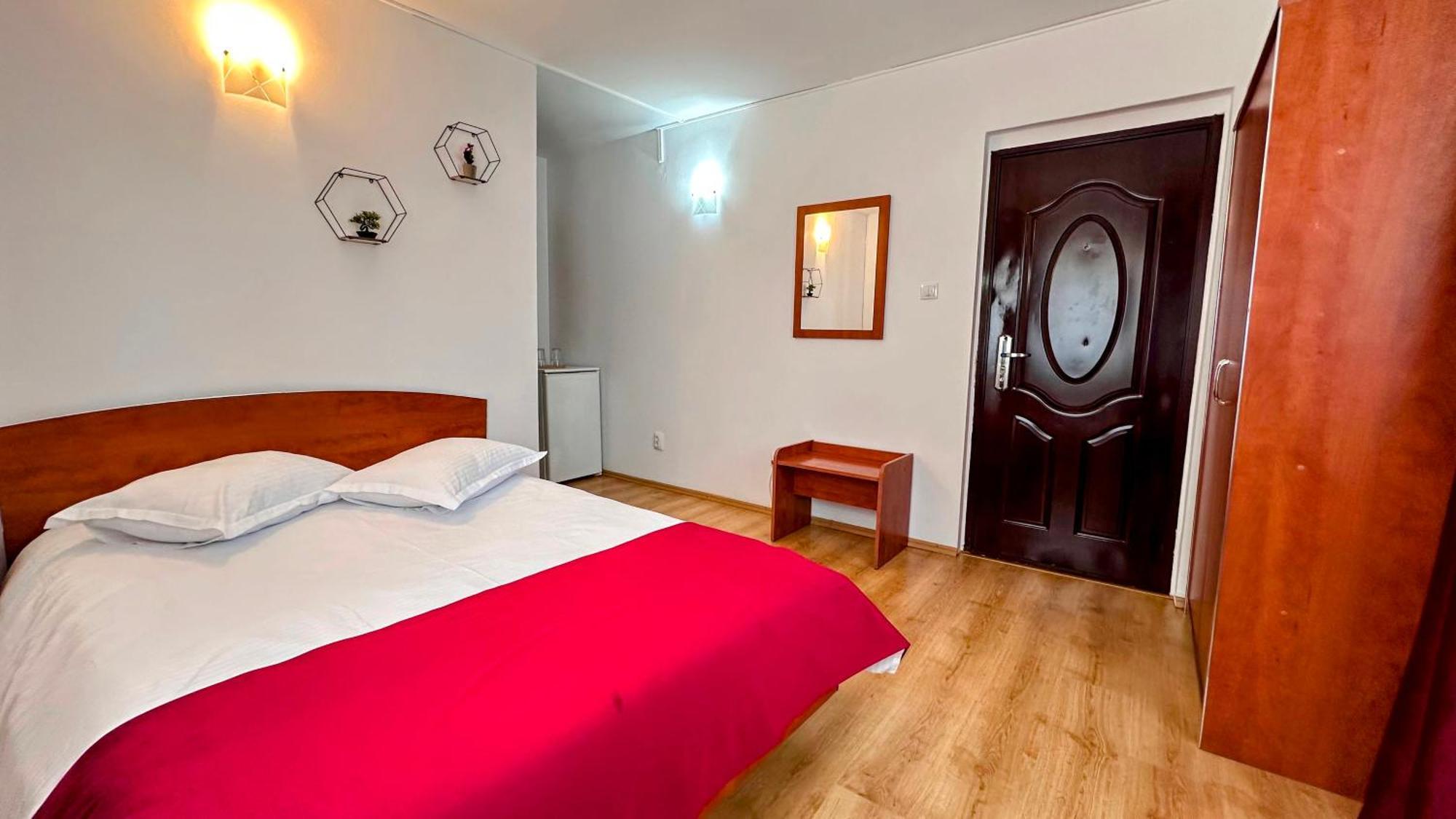Отель Valea Alba View - Self Check-In Буштени Экстерьер фото